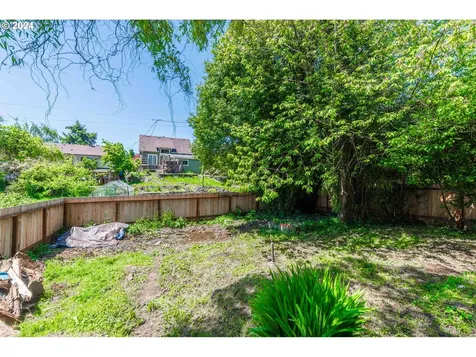1021 S 4th Street Coos Bay OR 97420