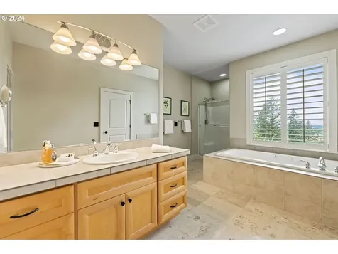 3095 Nw Gravenstein Street Camas WA 98607