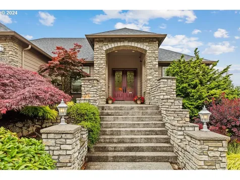 3095 Nw Gravenstein Street Camas WA 98607