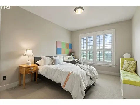 3095 Nw Gravenstein Street Camas WA 98607