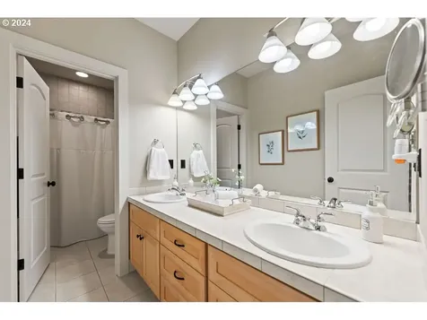 3095 Nw Gravenstein Street Camas WA 98607