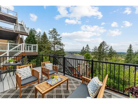 3095 Nw Gravenstein Street Camas WA 98607