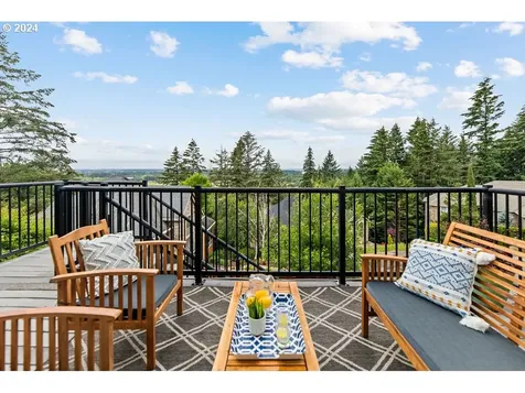 3095 Nw Gravenstein Street Camas WA 98607
