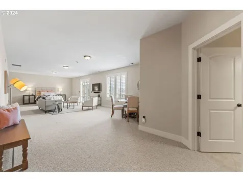 3095 Nw Gravenstein Street Camas WA 98607