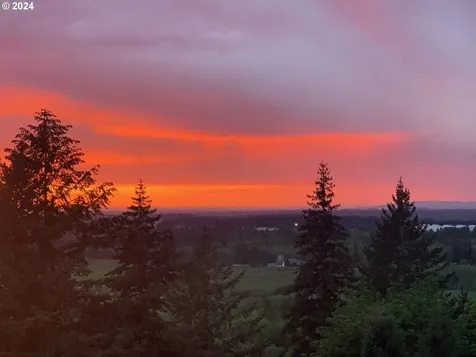 3095 Nw Gravenstein Street Camas WA 98607