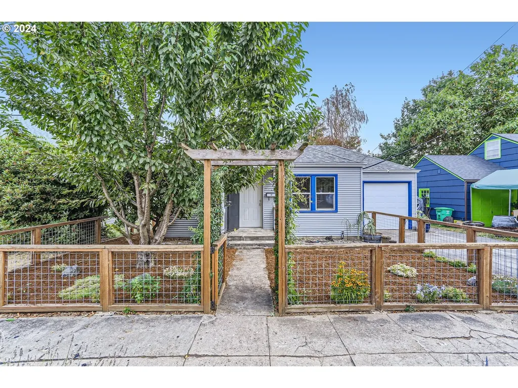 7525 N Fessenden Street Portland OR 97203
