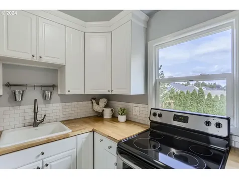 7525 N Fessenden Street Portland OR 97203