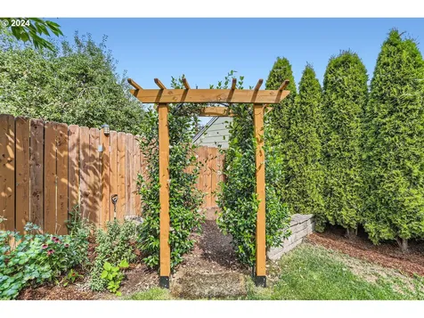 7525 N Fessenden Street Portland OR 97203