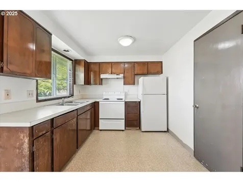 407 S 5th Avenue Cornelius OR 97113