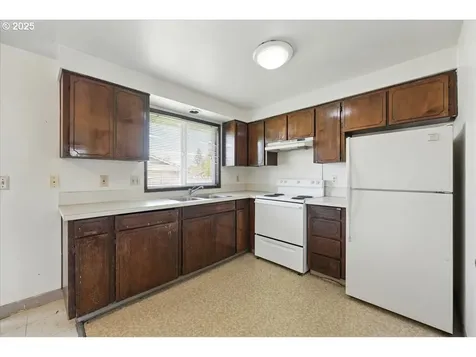 407 S 5th Avenue Cornelius OR 97113