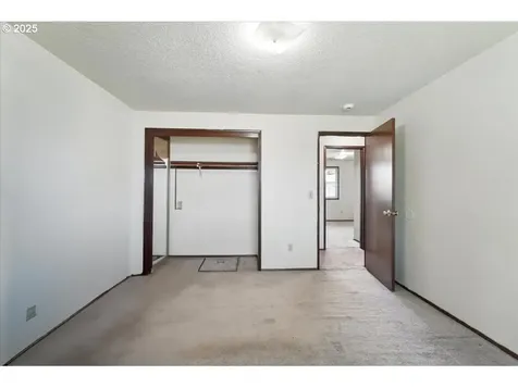407 S 5th Avenue Cornelius OR 97113