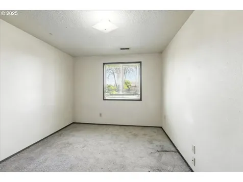 407 S 5th Avenue Cornelius OR 97113
