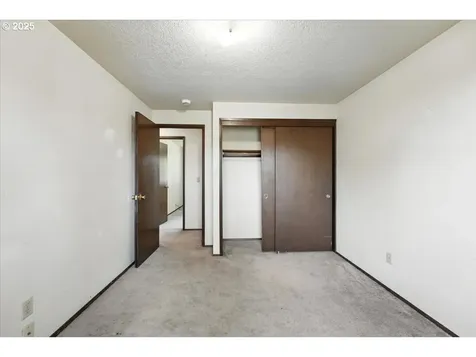 407 S 5th Avenue Cornelius OR 97113