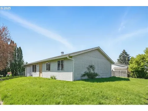 407 S 5th Avenue Cornelius OR 97113