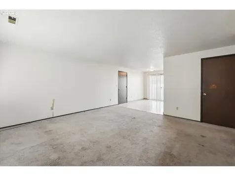 407 S 5th Avenue Cornelius OR 97113