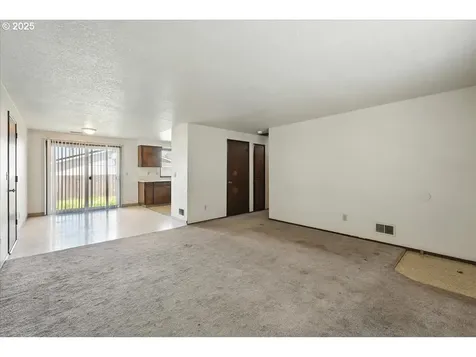 407 S 5th Avenue Cornelius OR 97113