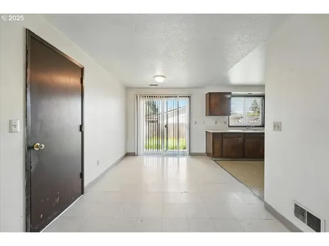 407 S 5th Avenue Cornelius OR 97113