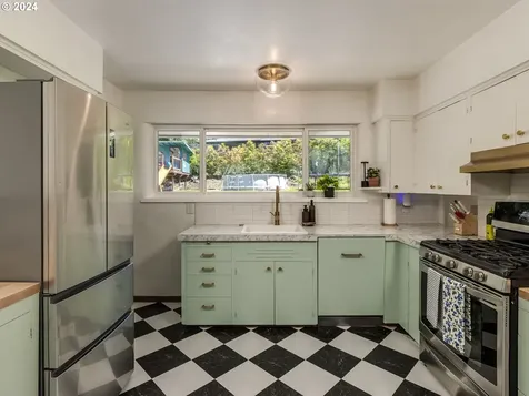 4218 Sw Altadena Avenue Portland OR 97239