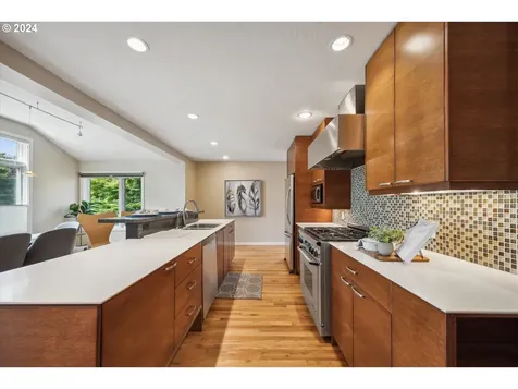4720 SW 53rd Avenue Portland OR 97221