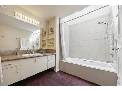 4720 SW 53rd Avenue Portland OR 97221