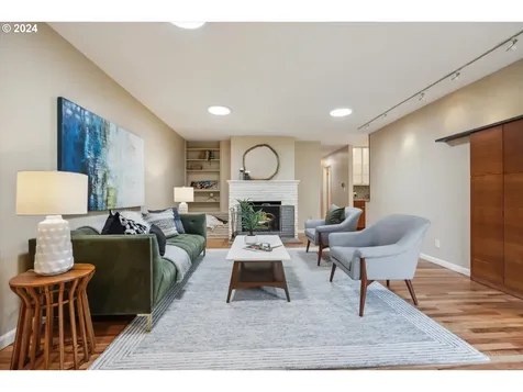 4720 SW 53rd Avenue Portland OR 97221