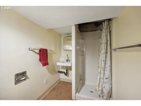 4720 SW 53rd Avenue Portland OR 97221