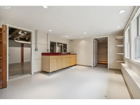 4720 SW 53rd Avenue Portland OR 97221