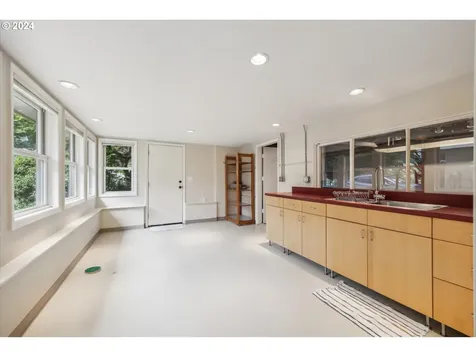 4720 SW 53rd Avenue Portland OR 97221