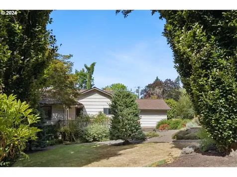 4720 SW 53rd Avenue Portland OR 97221