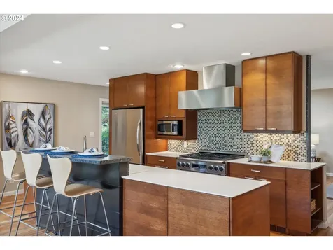 4720 SW 53rd Avenue Portland OR 97221