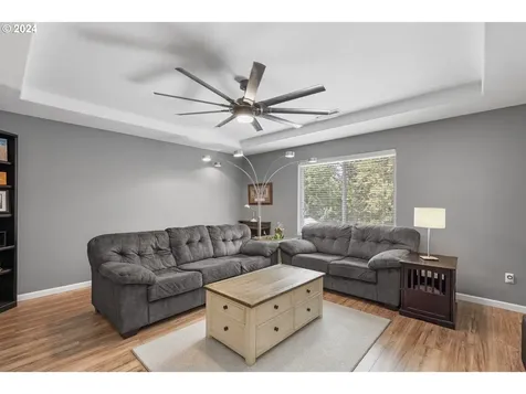 271 N Royal Oak Street Newberg OR 97132
