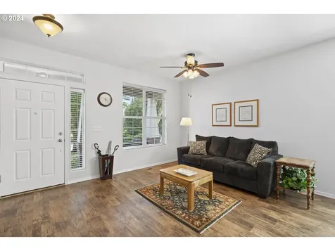 271 N Royal Oak Street Newberg OR 97132