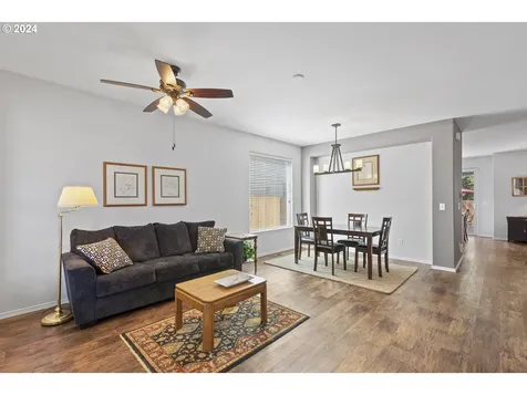 271 N Royal Oak Street Newberg OR 97132