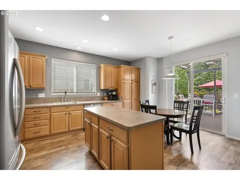 271 N Royal Oak Street Newberg OR 97132