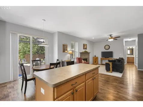 271 N Royal Oak Street Newberg OR 97132