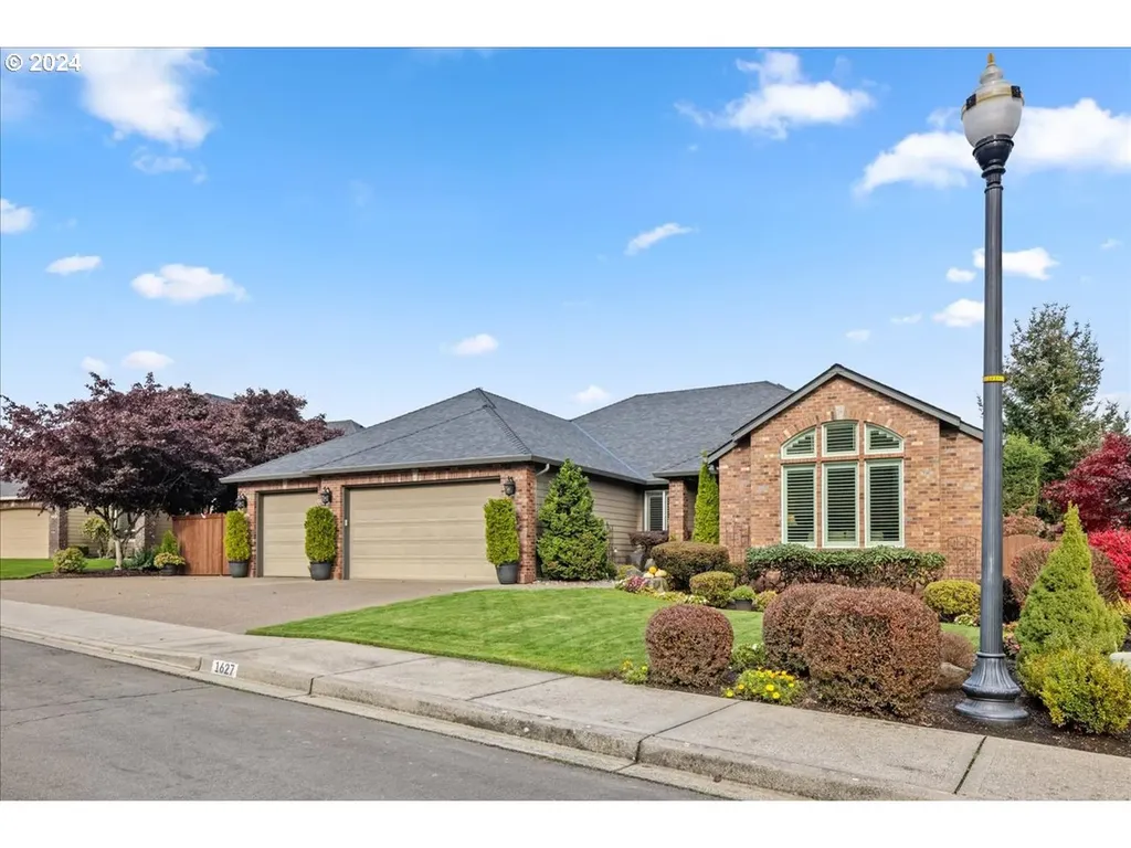 1627 NW 35th Circle Camas WA 98607