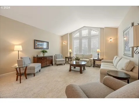 1627 NW 35th Circle Camas WA 98607