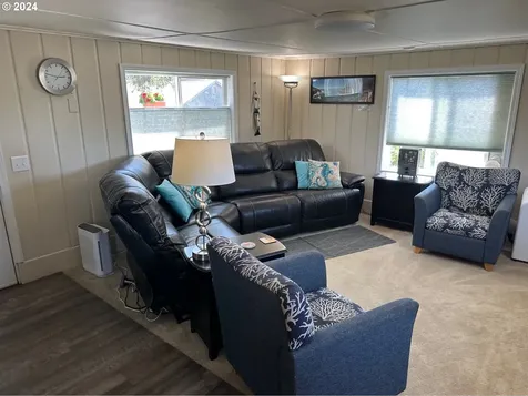 3125 Nw Marine Avenue Lincoln City OR 97367
