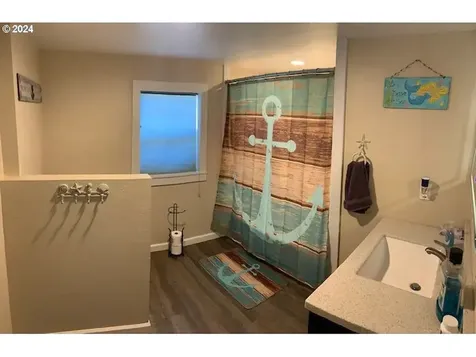 3125 Nw Marine Avenue Lincoln City OR 97367