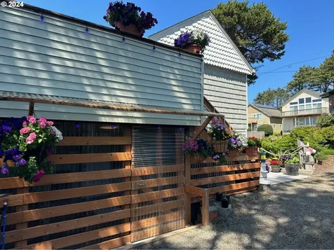 3125 Nw Marine Avenue Lincoln City OR 97367