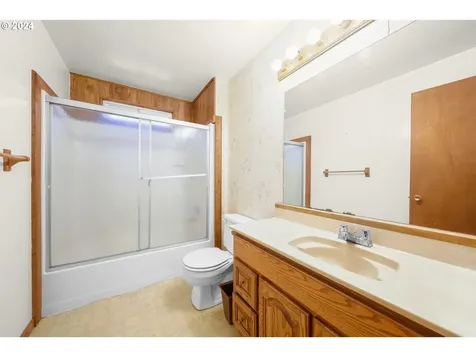 85285 Nestle Way Pleasant Hill OR 97455