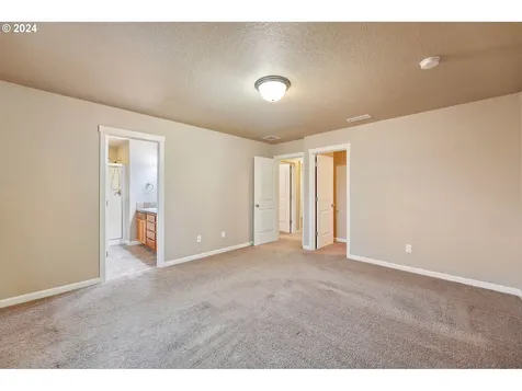 12707 NE 53rd Street Vancouver WA 98682