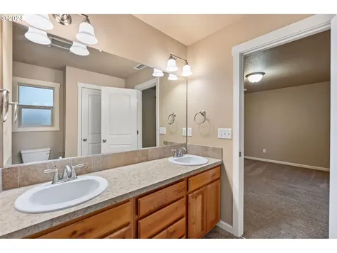 12707 NE 53rd Street Vancouver WA 98682