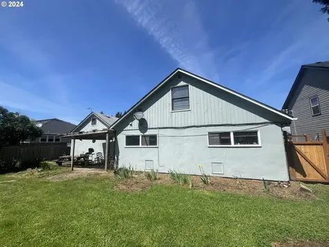 3912 C Street Washougal WA 98671