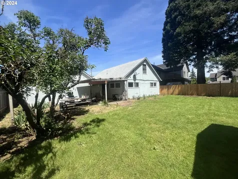 3912 C Street Washougal WA 98671