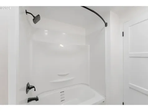 188 NE Lombardy Drive Roseburg OR 97470