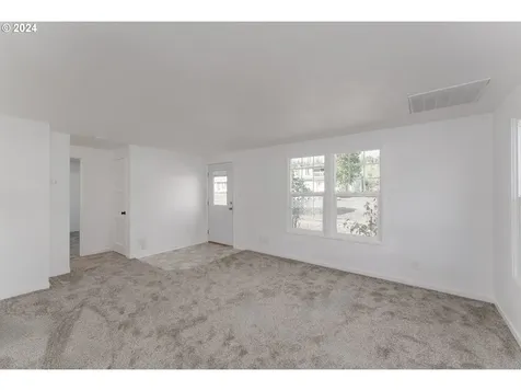 188 NE Lombardy Drive Roseburg OR 97470