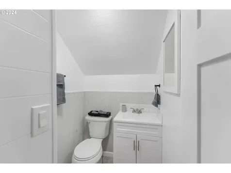 188 NE Lombardy Drive Roseburg OR 97470