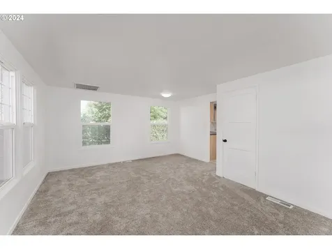 188 NE Lombardy Drive Roseburg OR 97470