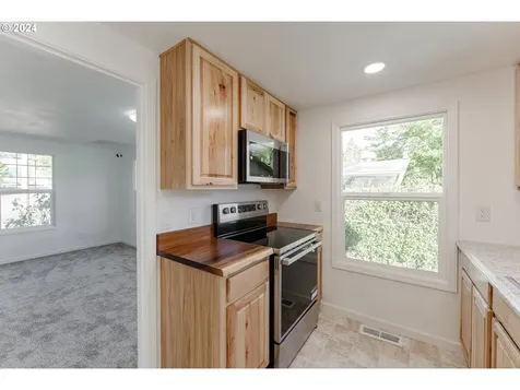 188 NE Lombardy Drive Roseburg OR 97470